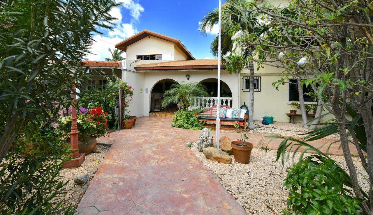 Wonders Boutique Hotel Oranjestad Bagian luar foto