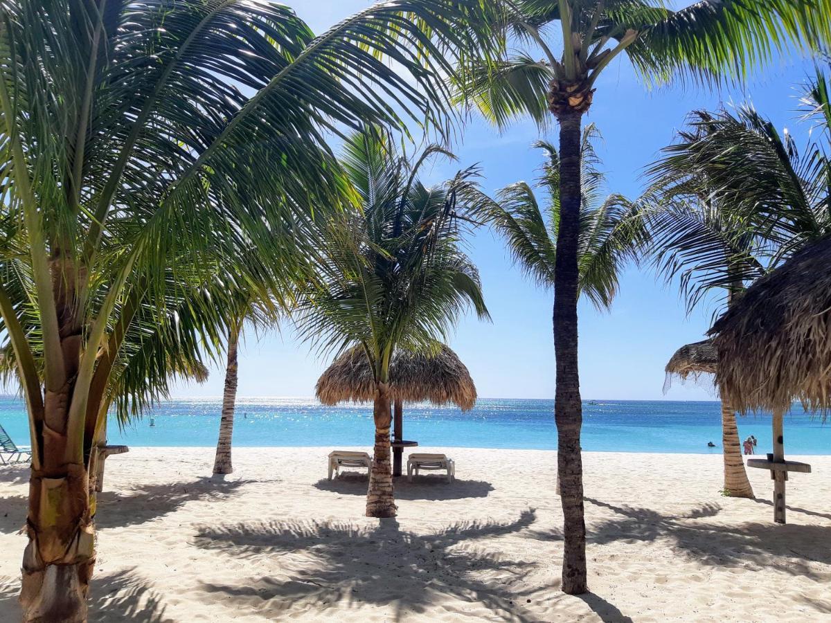 Wonders Boutique Hotel Oranjestad Bagian luar foto