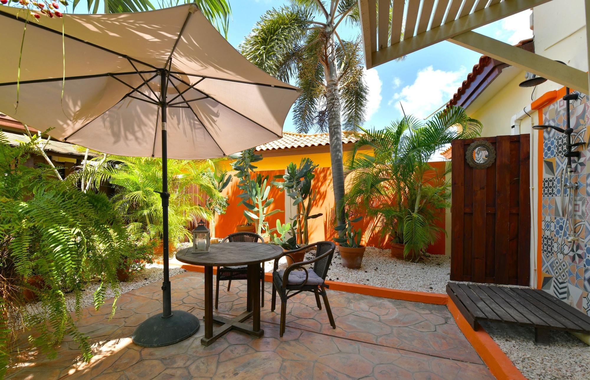 Wonders Boutique Hotel Oranjestad Bagian luar foto